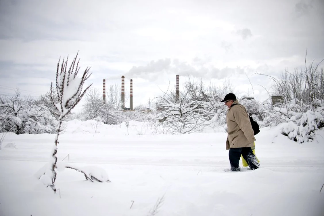 
    Capitala Sofia a fost acoperită de zăpadă, care a fost cu greu curăţatăfoto: AFP  
