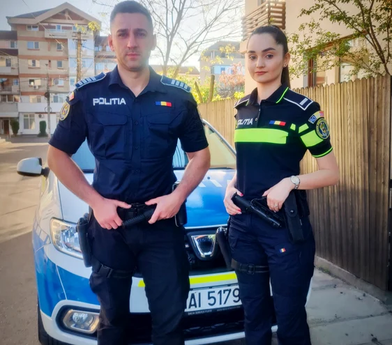 Polițiștii argeșeni au salvat o femeie aflată în stare de inconștiență Foto: Poliția Română