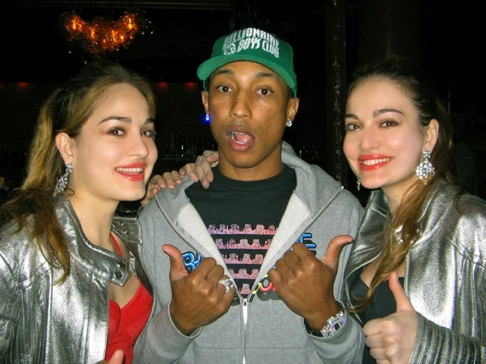 Gabriela şi Mihaela Modorcea, alături de Pharell Williams