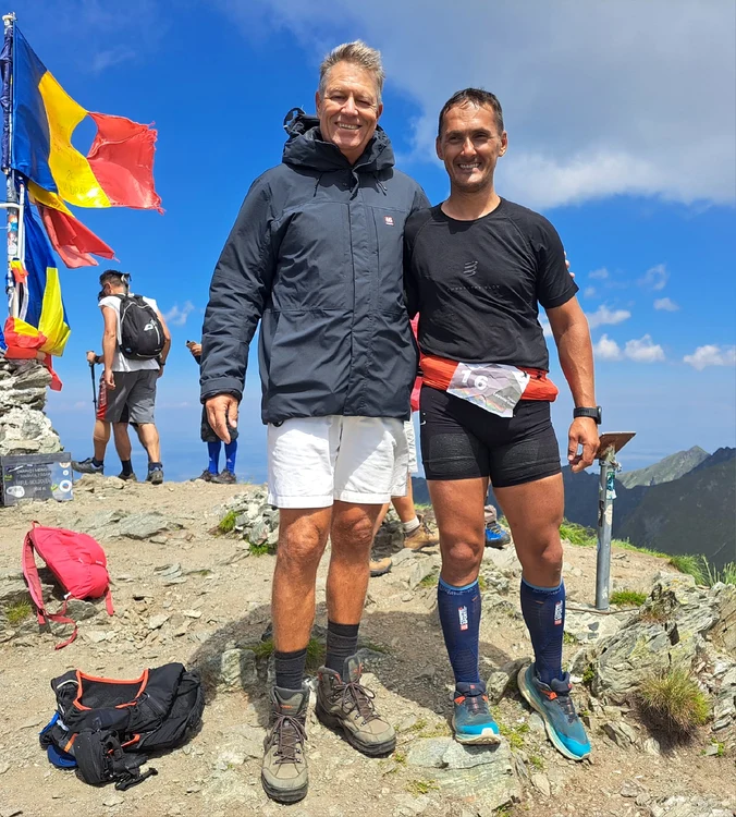 Klaus Iohannis pe varful Moldoveanu alaturi de Ioan Levente Polgar   Facebook jpg