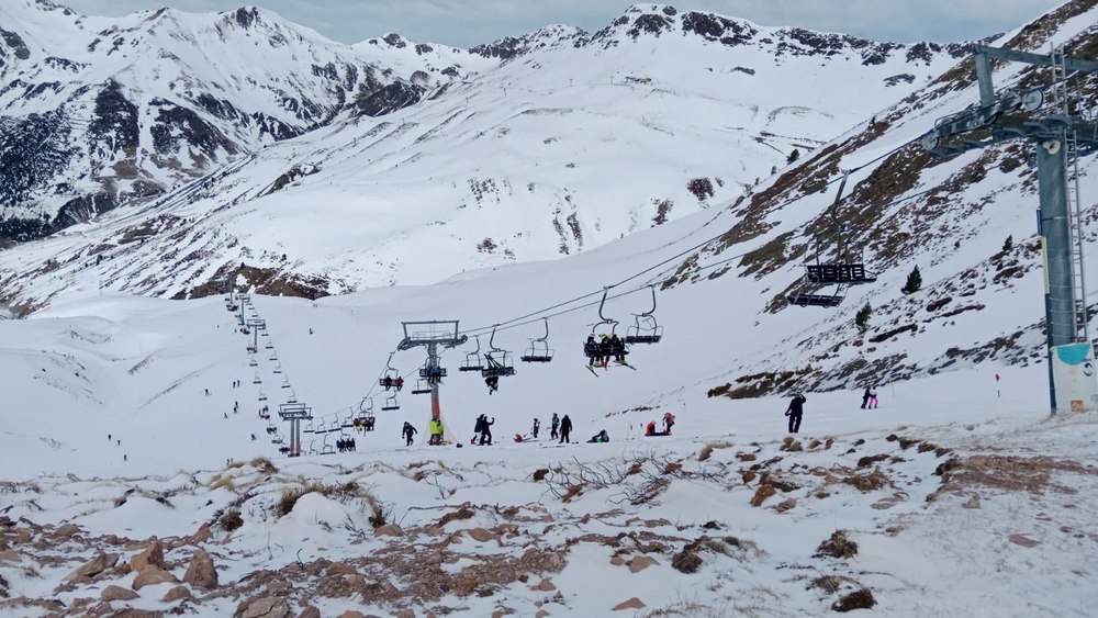 Zeci de răniţi în urma unui accident de telescaun, în Spania: „Au început să se zdruncine violent, iar oamenii să cadă din ele"
