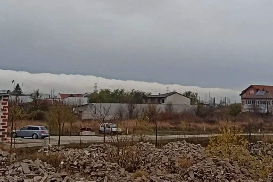 Norul care părea că se va prăvăli peste Capitală a apărut în zona de vest a oraşului Foto Captura YouTube