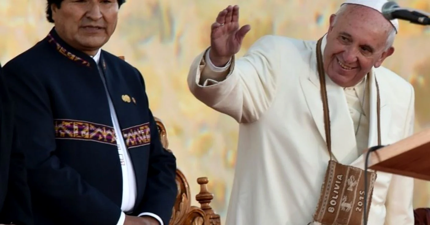 Preşedintele Boliviiei, Evo Morales împreună cu Papa Francisc