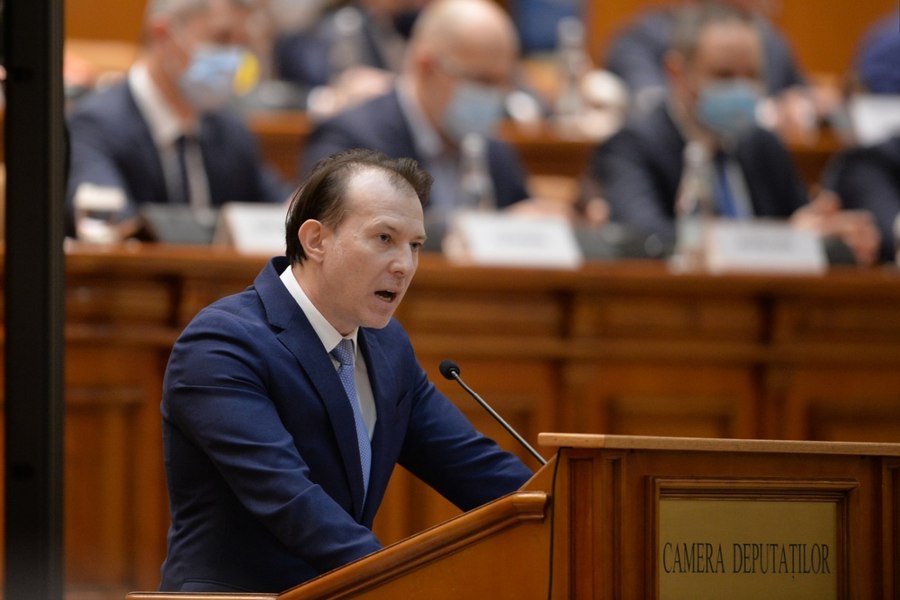 Cîțu a venit însoțit de avocat la comisia juridică din Senat, unde consultă dosarul trimis de DNA