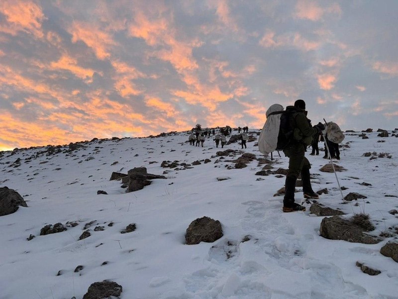 O unitate de elită israeliană pe schiuri lansează prima misiune alpină împotriva gherilelor susținute de Iran