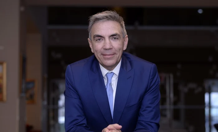 Dragoş Anastasiu revine asupra reducerii salariilor cu 20% la cei care câștigă mai bine decât președintele. „Există o lege, poate dona”