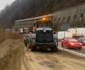 DN7 - E81 pe Valea Oltului - locul unde s-a surpat drumul după ce zidul de sprijin s-a prăbuşit în Olt la Câineni - Vâlcea Foto Adevărul