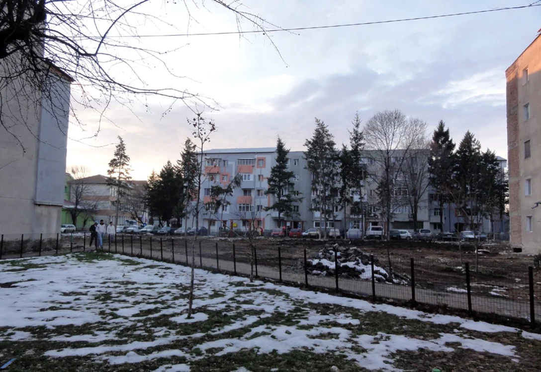 "Blocul săracilor" din Slatina a dispărut din peisaj ca şi când nici nu ar fi existat (Foto: Mugurel Manea)