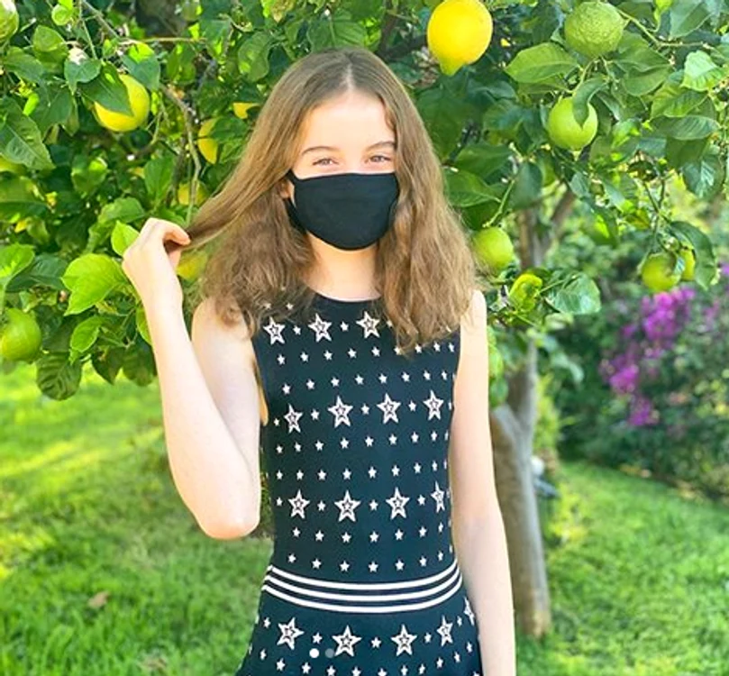 Irina spune că măștile pe care le poartă ea vor putea fi găsite și în România