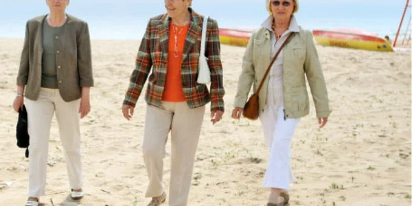 Nemţoaicele Marianne, Ursula şi Karin (de la stânga la dreapta) au venit la Eforie pentru a face tratamente la SPA 