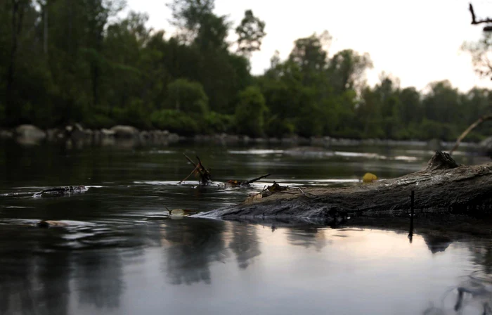 Trenul care transporta ţiţei a explodat sâmbătă, în localitatea
Lac-Mégantic FOTO Reuters