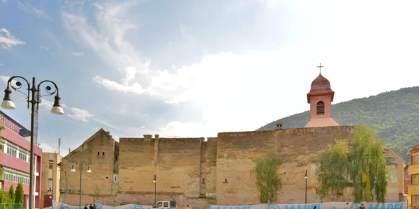Zidul Mănăstirii va deveni cea mai mare pictură murală din Braşov
