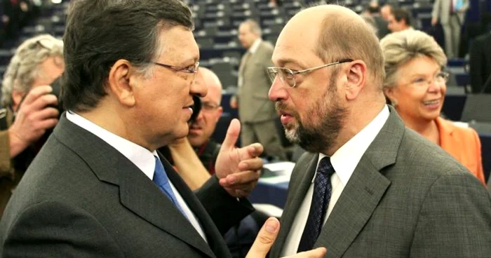 Actualul preşedinte al Comisiei Europene, Manuel Durrao Barroso şi Martin Schulz, unul dintre cei mai bine plasaţi candidaţi în cursa pentru şefia CE