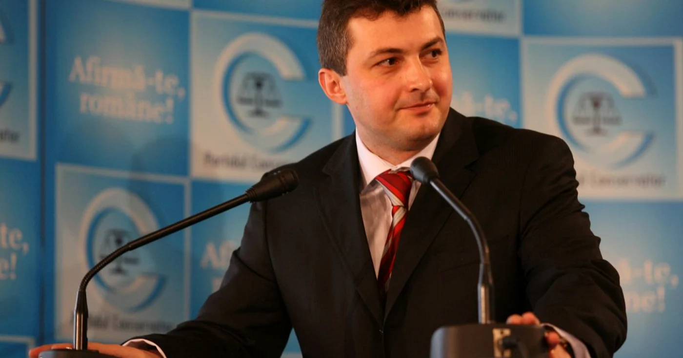 Fostul ministru a fost condamnat la patru ani de închisoare (foto)