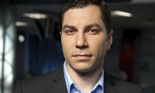 „Nu senzaționalismul a îngropat presa din România, ci patronatul” – interviu cu jurnalistul Cătălin PRISACARIU jpeg