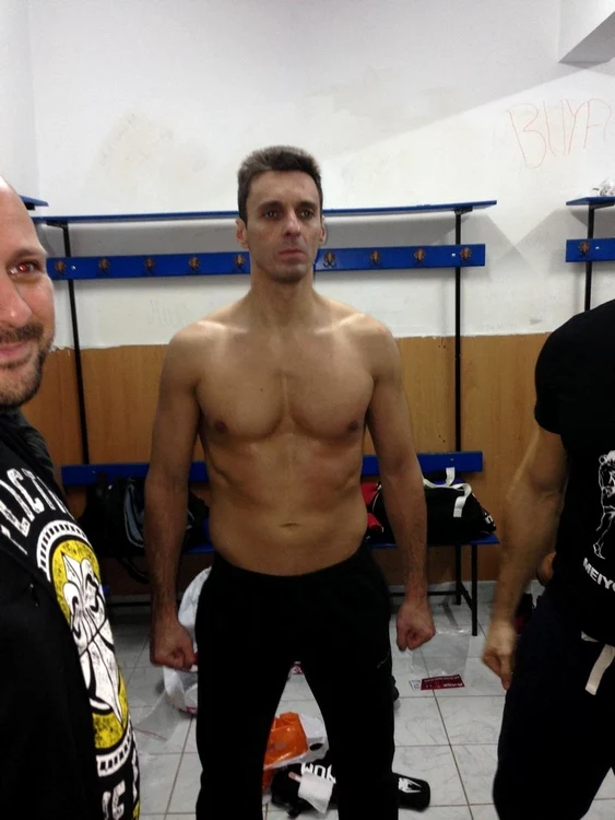 Aşa arăta Mircea Badea după meciul cu motociclistul Teodor Emi