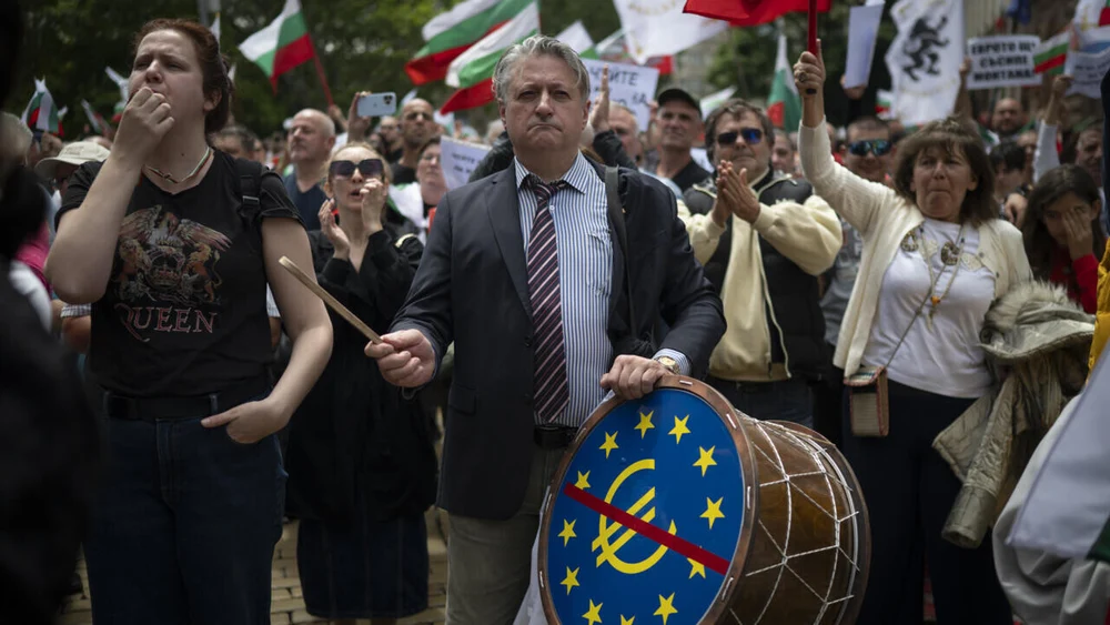 Bulgaria se pregătește să intre în zona euro pe fondul crizei politice și dezinformării pro-ruse