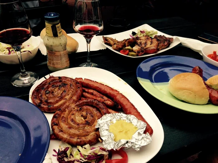 Oana Lis (36 de ani) a publicat o fotografie de la cina romantică