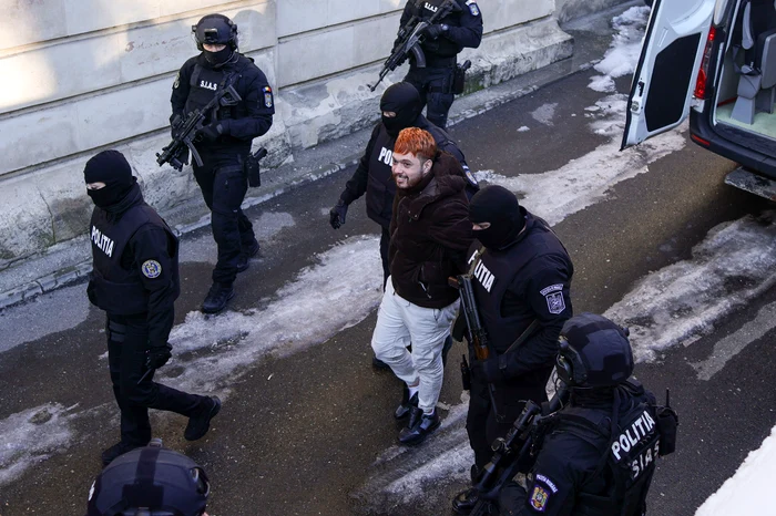 Mohamed Amra a fost adus sub pază strictă la instanță Foto: Inquam Photos/Octav Ganea