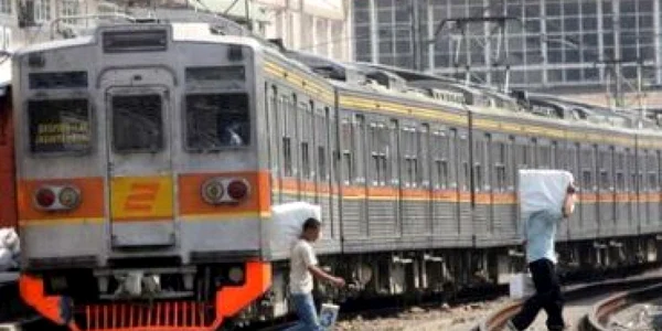 17 persoane rănite într-un accident feroviar în apropiere de Jakarta