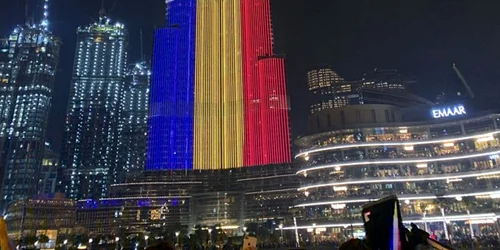 Burj Khalifa iluminat in culorile steagului romanesc FOTO Consulatul General al Romaniei la Dubai