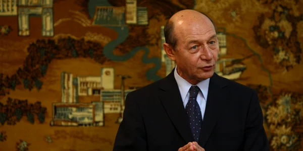 Traian Băsescu şi soţia sa au depus jurământul ca cetăţeni ai Republicii Moldova FOTO David Muntean