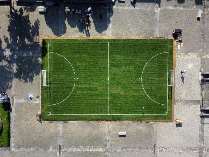 Teren de fotbal în Traian FOTO Casa Jakab Toffler