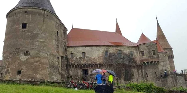 castelul corvinilor