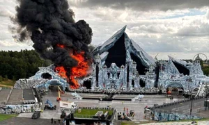 tomorrowland incendiu fotoX jpg