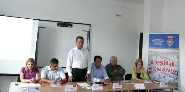 serviciu social comunitar resita