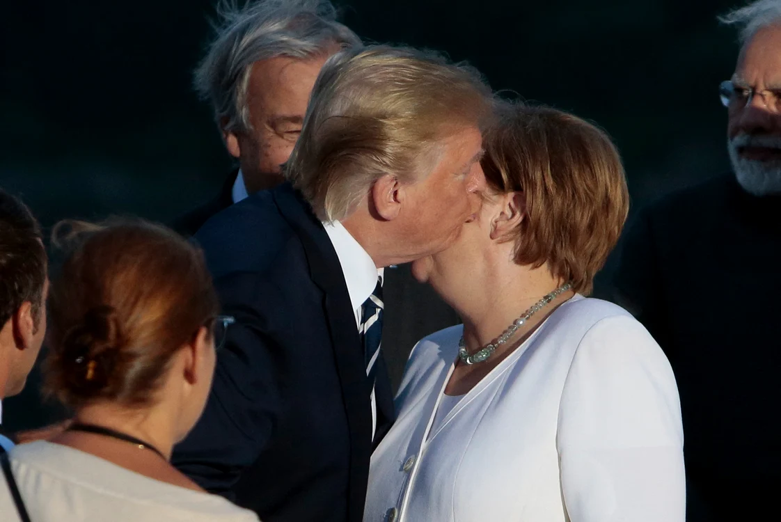 
    Donald Trump şi Angela Merkel Foto:EPA/EFE  