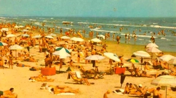 Cum îi spiona Securitatea pe turiştii străini care veneau în România: ghizi transformaţi în colaboratori, microfoane şi în hoteluri, şi pe plajă jpeg