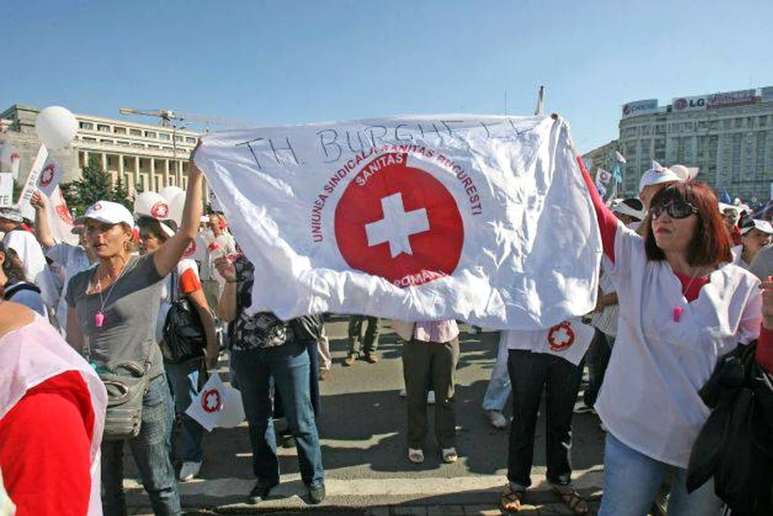 Cadrele medicale amenință cu greva generală în sistem