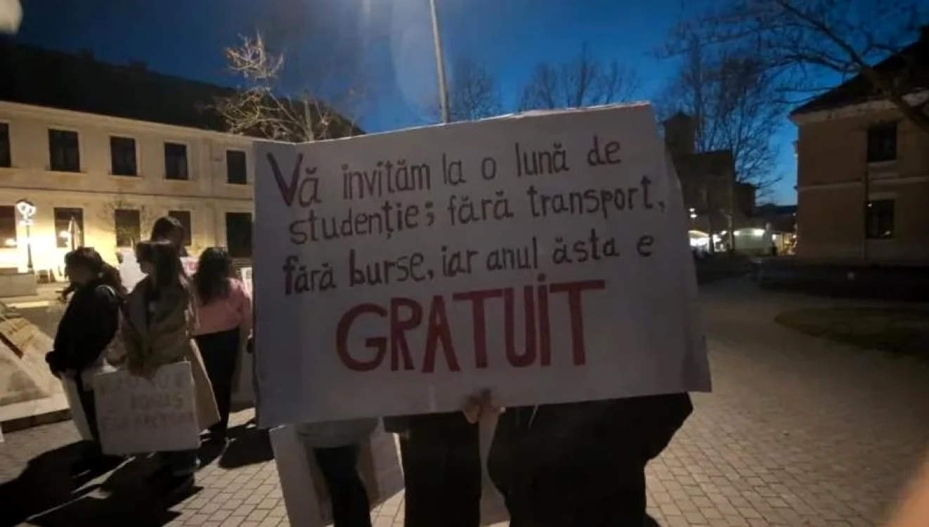 Invitaţia studenţilor pentru Guvernul Bolojan. FOTO: Ziarul Unirea