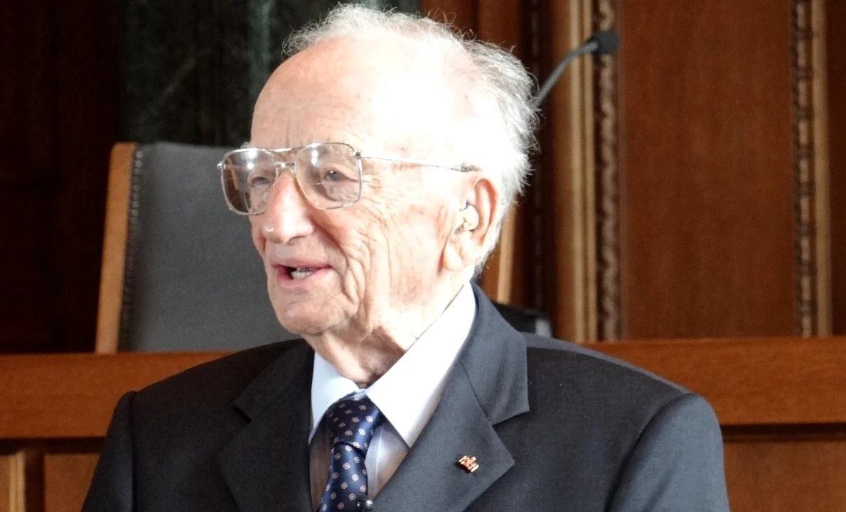  Benjamin Ferencz (foto: Adam Jones, Ph.D. / Wikimedia Commons)