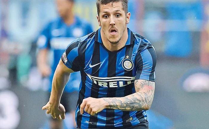 
    Vucinic e cel mai  cunoscut  fotbalist  muntenegrean  