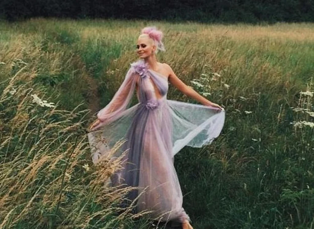 Nicky, sora lui Paris Hilton