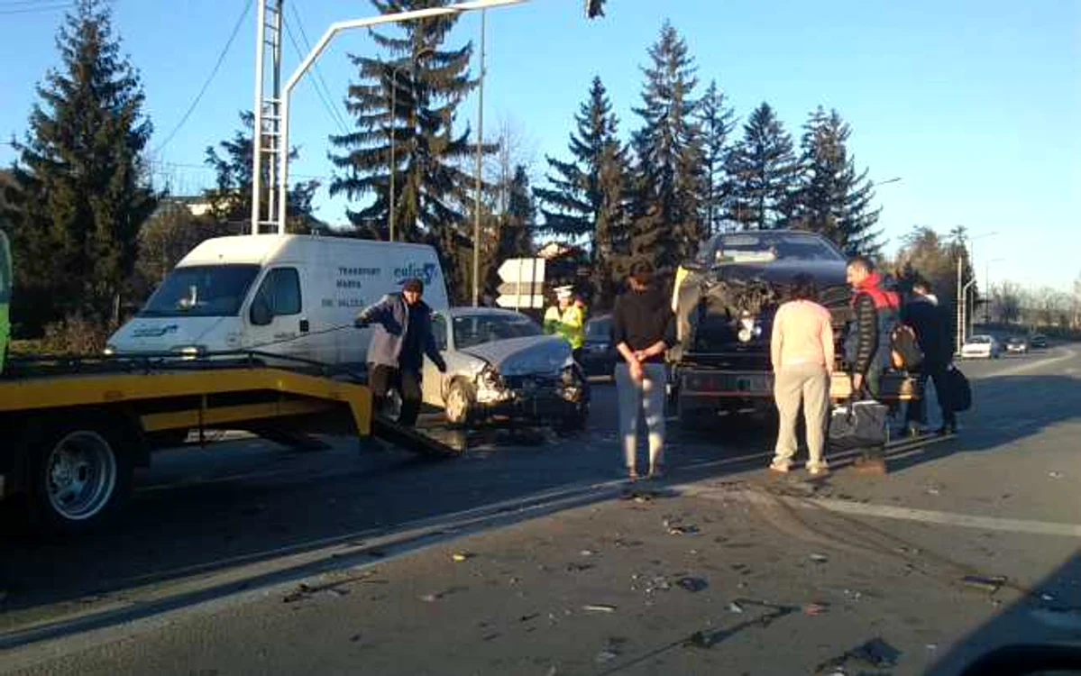 Vinovat de producerea accidentului este un sofer din Gorj.Foto Timpul de Valcea