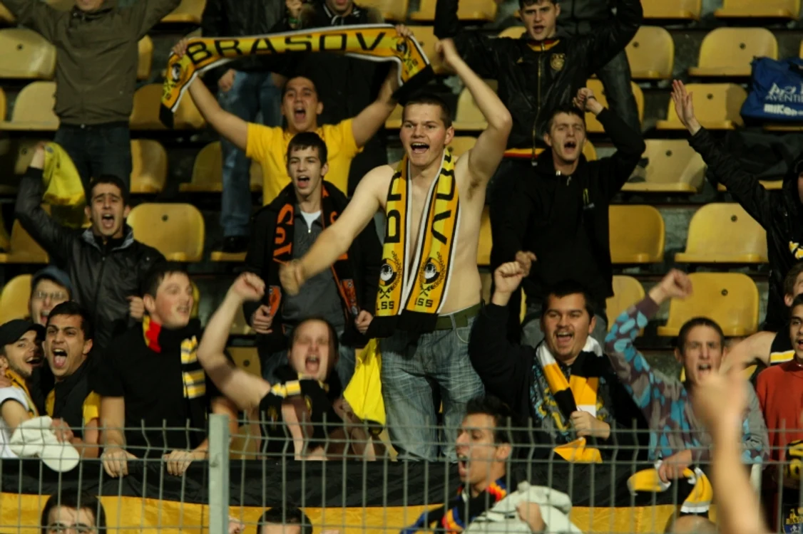 Suporterii echipei FC Braşov Foto: Stelian Grajdan
