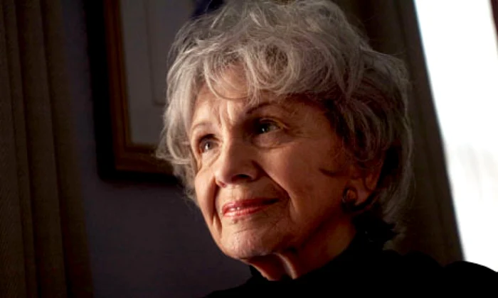 Scriitoarea canadiană Alice Munro a fost premiată cu Nobel pentru Literatură în 2013