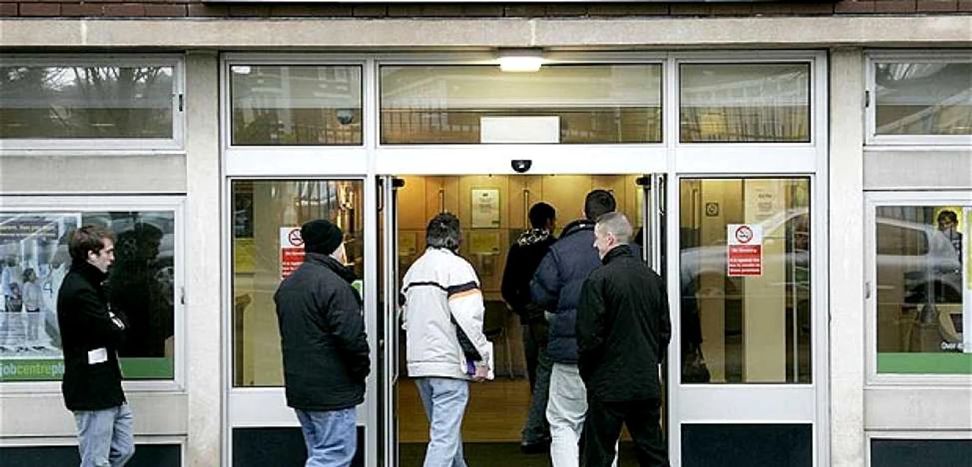 Britanicii se tem că românii şi bulgarii le iau locurile de muncă