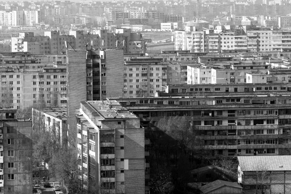 Povestea fraților Popescu  sau despre ascunzătorile ingenioase gîndite de arhitecții moderniști jpeg