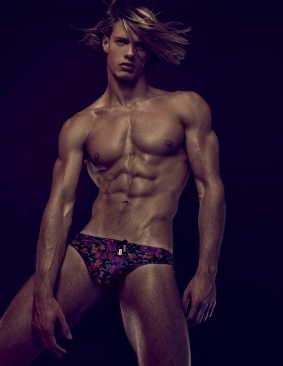 Ionut Radu a fost si fotomodel de lenjerie intimă