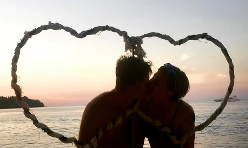 Roxana Ciuhulescu si Silviu Bulugioiu in vacanta in Thailanda (3) jpeg