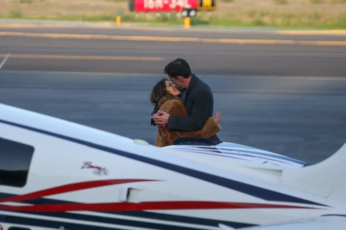 1 j lo si ben la aeroport jpg jpeg