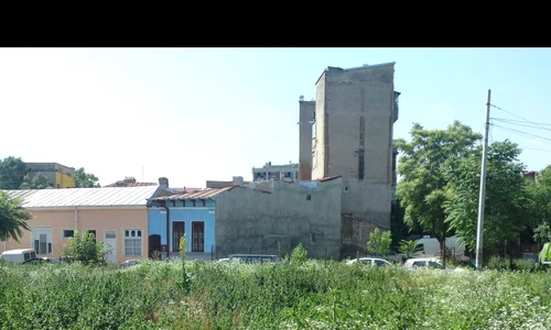 Sub zodia precarității jpeg