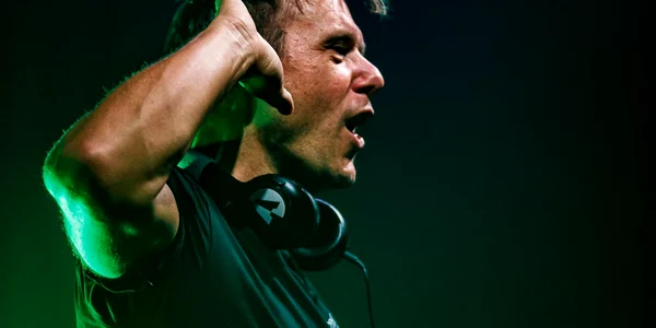 Armin van Buuren fb jpg