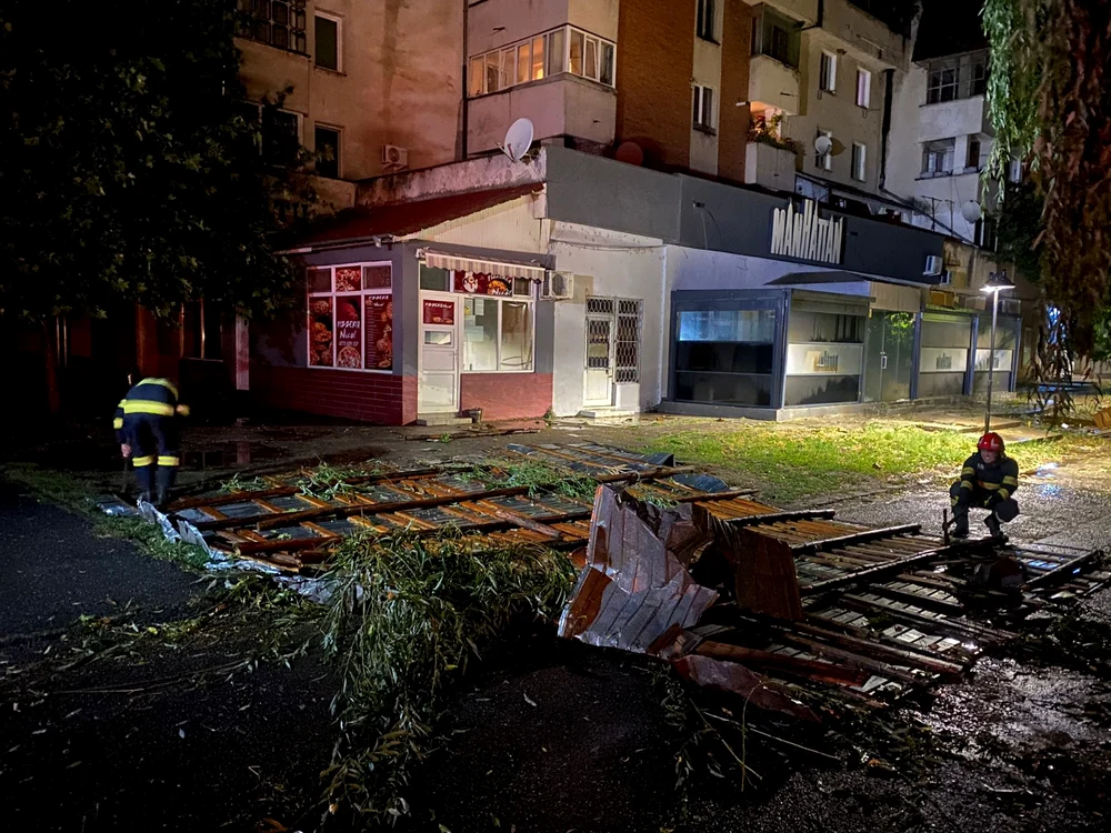 Pompierii au fost solicitați să intervină în mai multe localități FOTO: ISU Olt