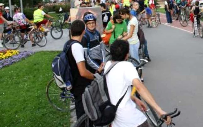 Braşov: Aproape 100 de biciclişti au mărşăluit pe străzile oraşului