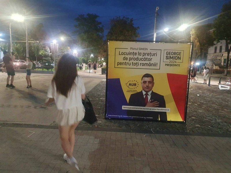 Panouri cu liderul AUR, George Simion, pe străzile Chișinăului. Autoritățile moldovene spun că nu au autorizație. Replica Alianței pentru Unirea Românilor